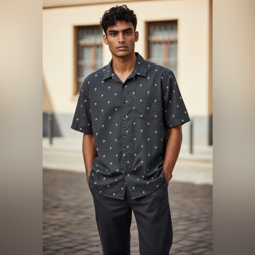 H&M Dark Gray Patterned Casual Shirt. Size XL.